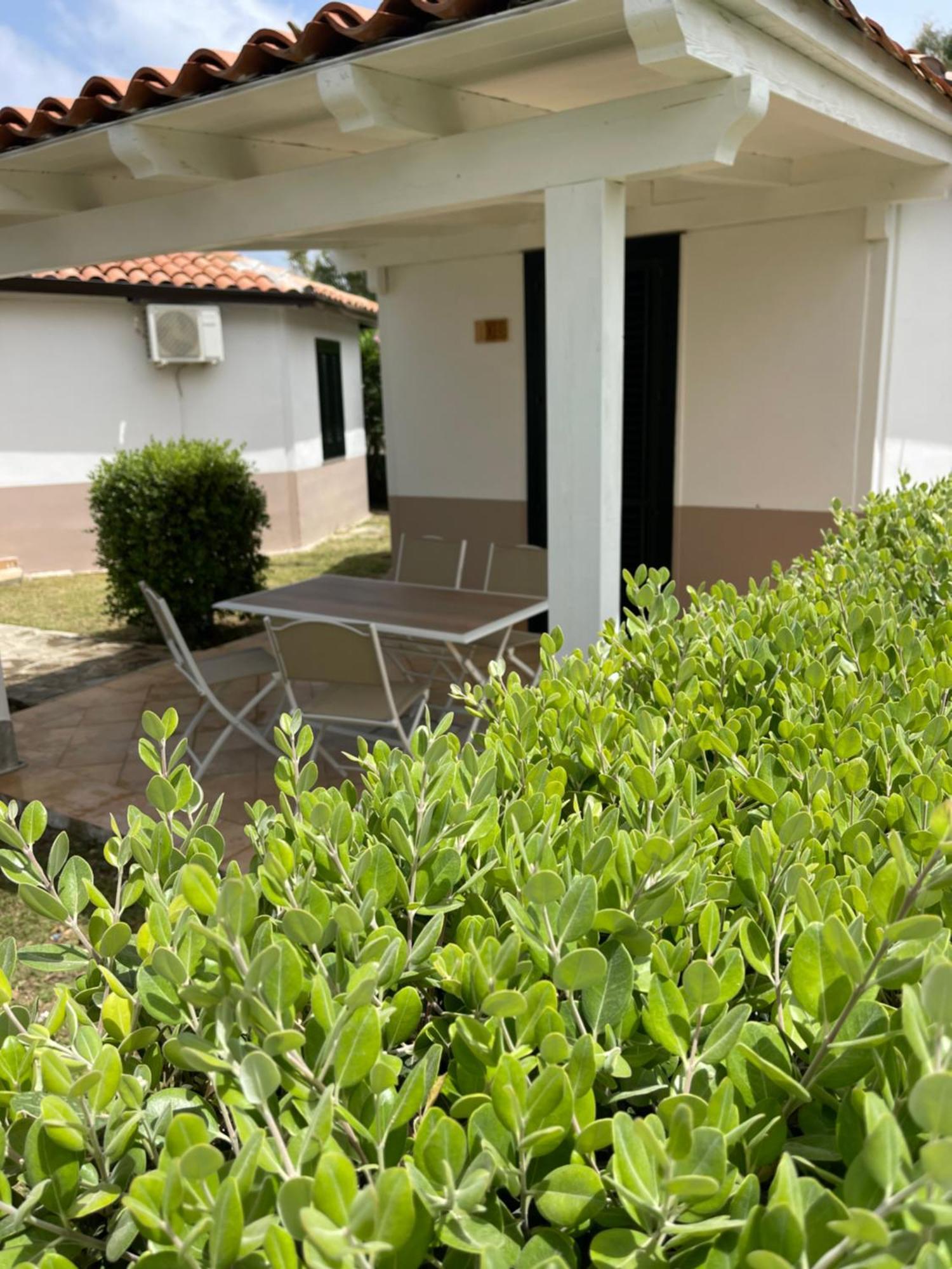 Aparthotel Soleada Club à Campofelice Di Roccella Extérieur photo
